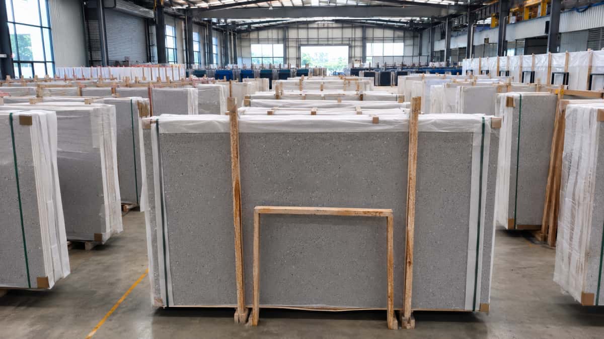 Export packing for grey artificial stone slabs and cut to size panels